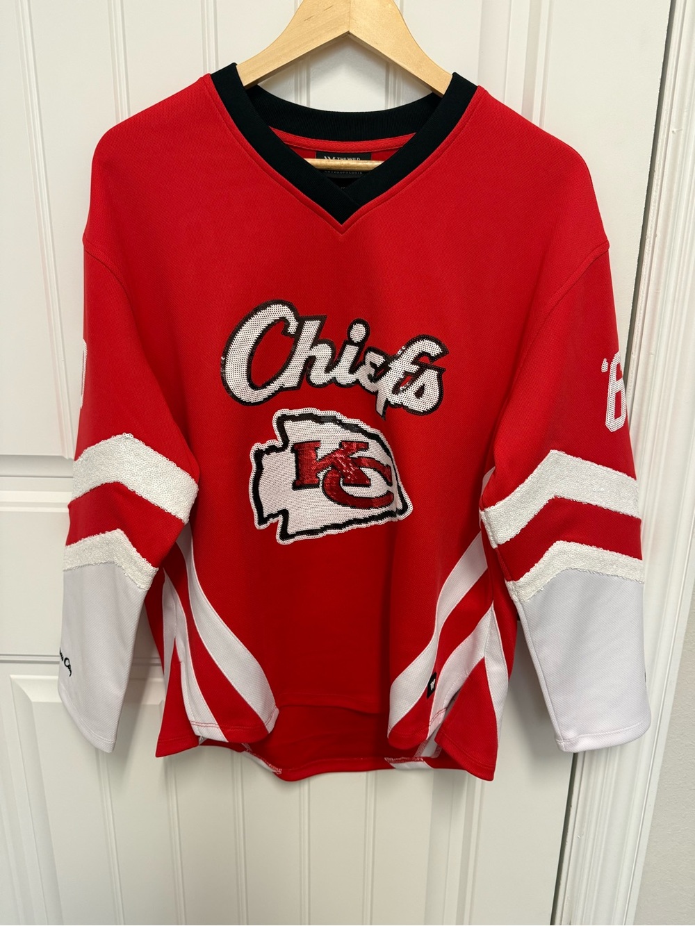 Kansas City Chiefs Wild Collective Red Hockey-Style Pullover. Sequin-nwt! XS/S